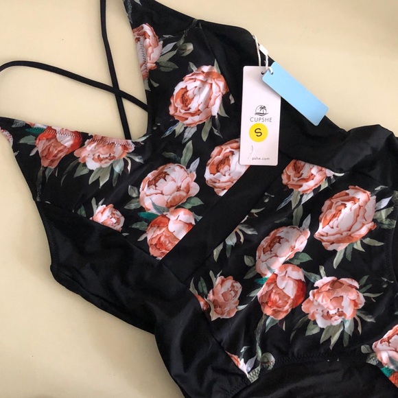 CUPSHE Floral One Piece - Picture 12 of 14